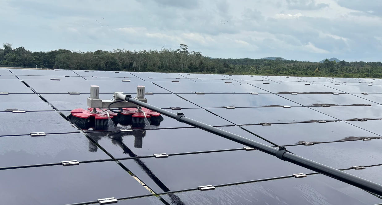 マレーシア 10MW 大規模太陽光発電所清掃 - 画像2